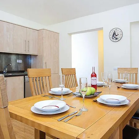 Playa Blanca Sleeps 8 Air Con Wifi Willa *
